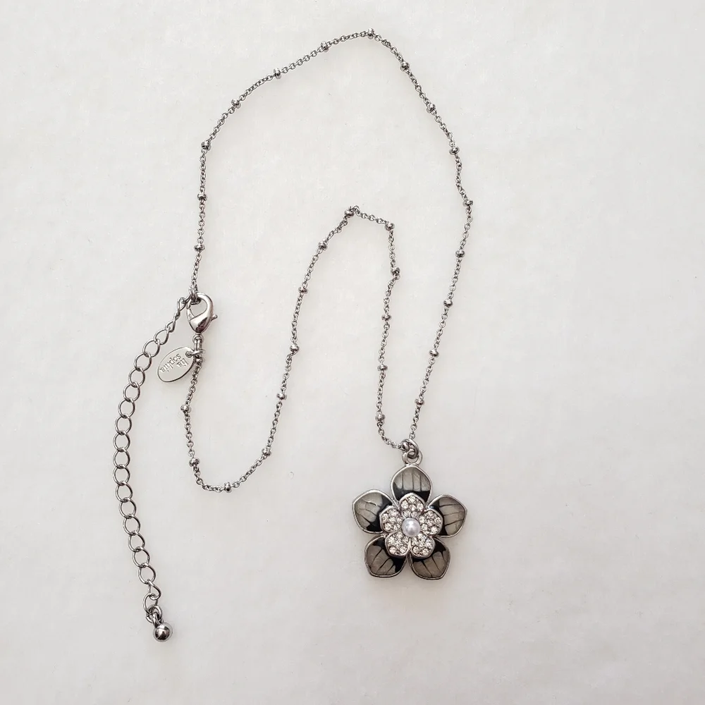 LIA SOPHIA Silver Tone Enamel Flower Rhinestones Faux Pearl Necklace - Picture 6 of 8